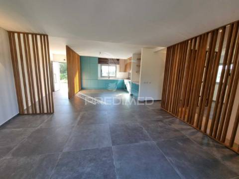 Moradia t3 estilo contemporaneo situada no rasmalho - portimão
