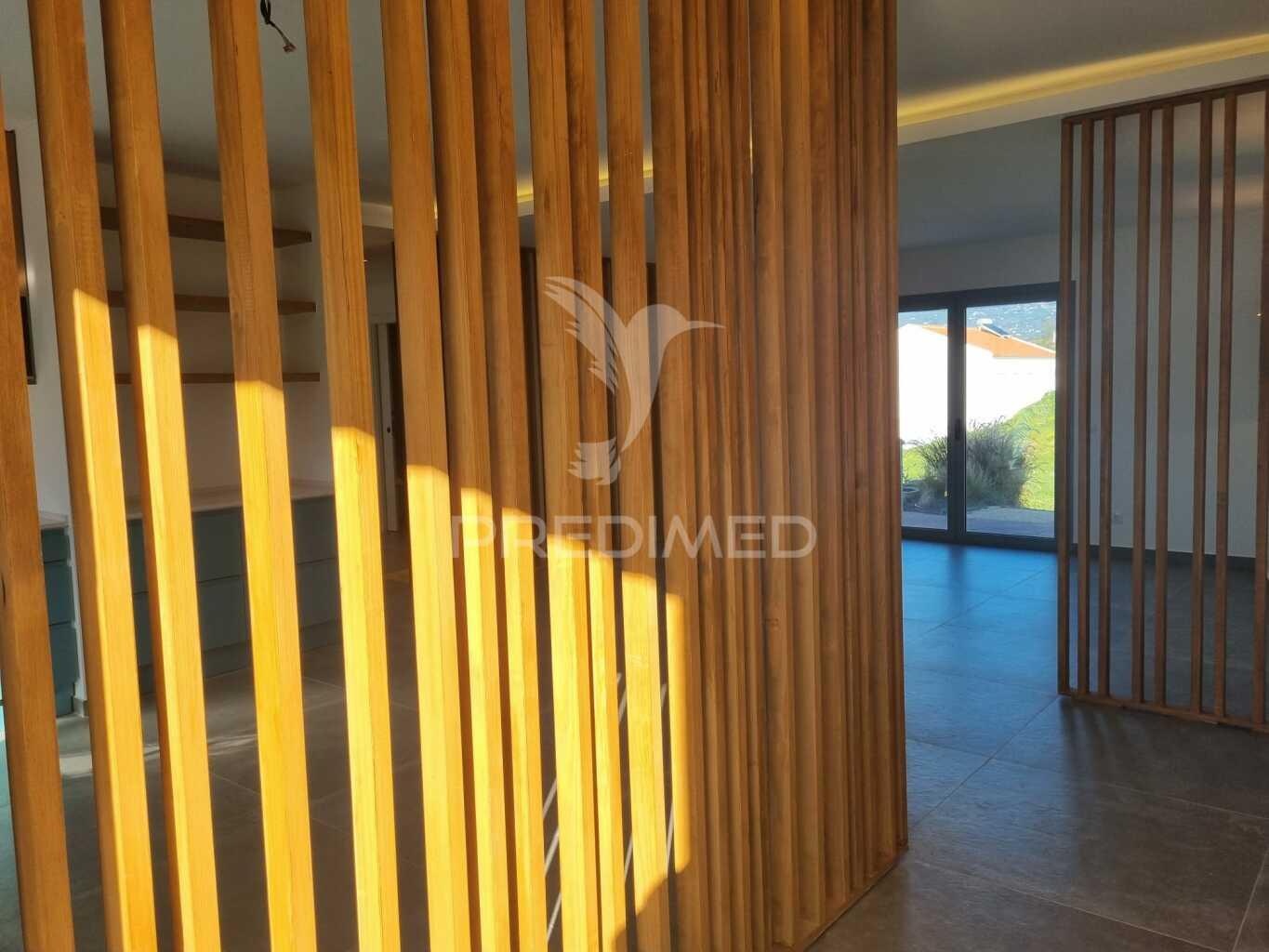 Moradia t3 estilo contemporaneo situada no rasmalho - portimão