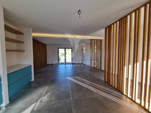 Moradia t3 estilo contemporaneo situada no rasmalho - portimão