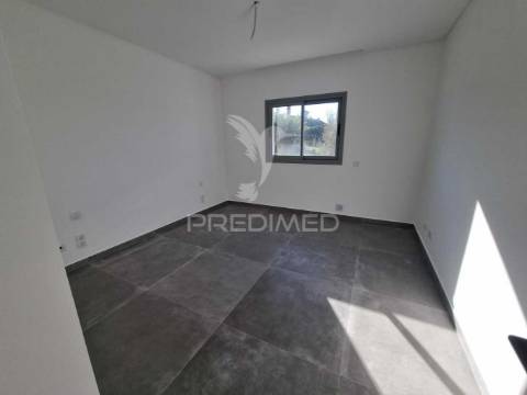 Moradia t3 estilo contemporaneo situada no rasmalho - portimão