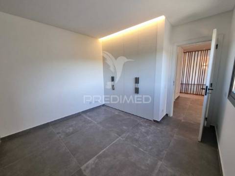 Moradia t3 estilo contemporaneo situada no rasmalho - portimão