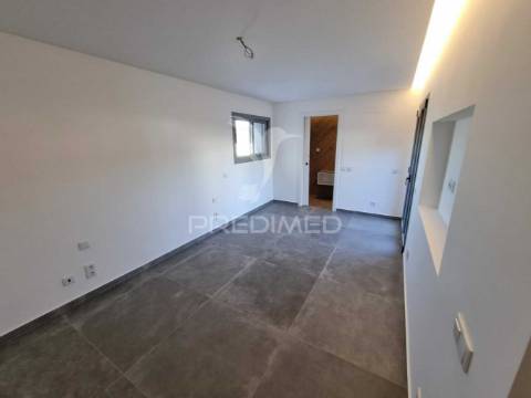 Moradia t3 estilo contemporaneo situada no rasmalho - portimão