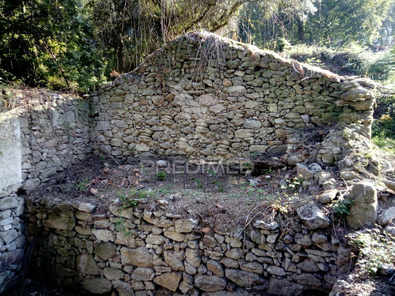 Duas quintas, uma junto da outra, em gondufe, ponte de lima