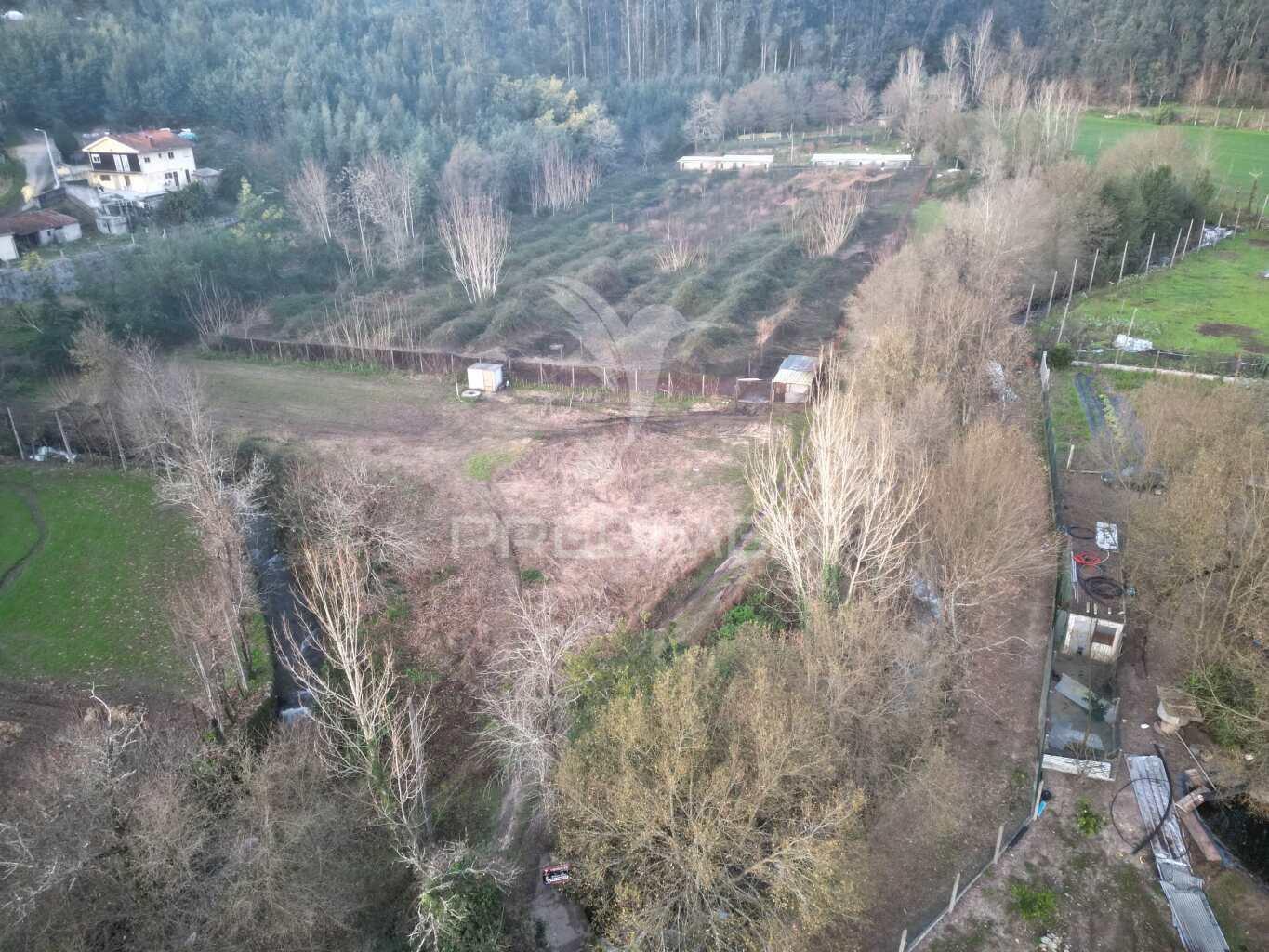 Terreno em briteiros santa leocádia - guimarães
