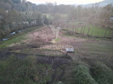 Terreno em briteiros santa leocádia - guimarães