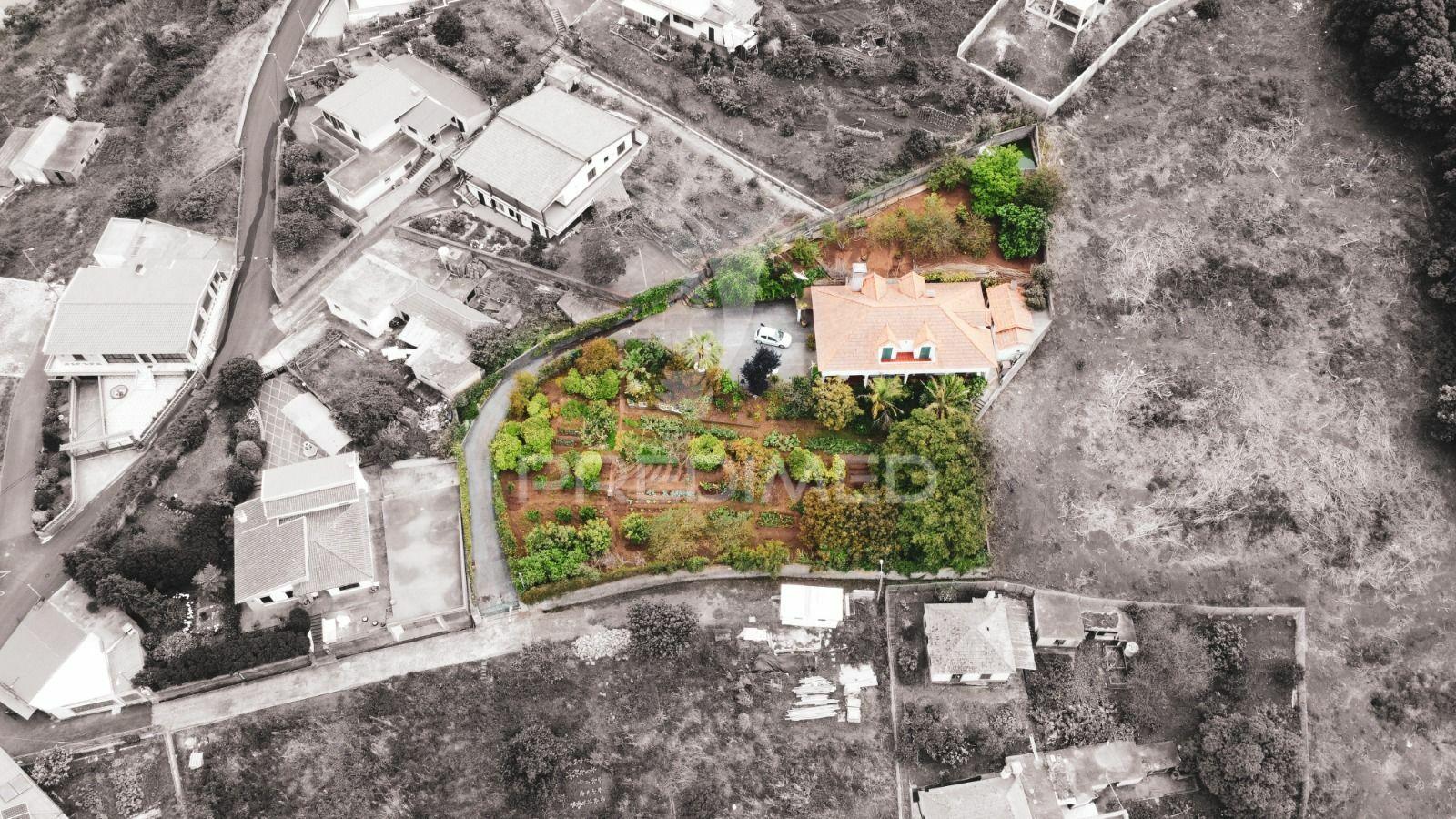 Quinta situada no caniço, santa cruz.
