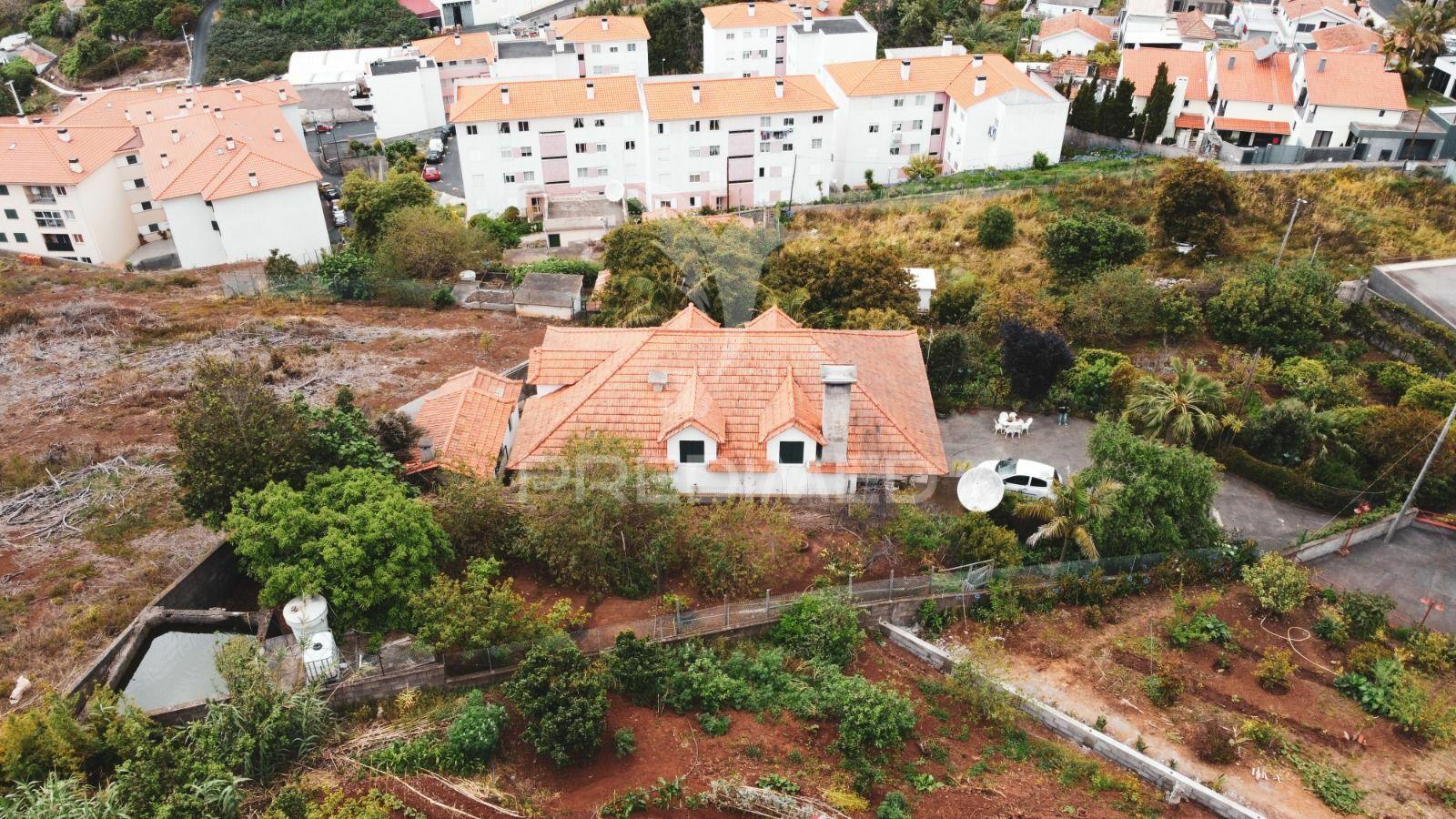 Quinta situada no caniço, santa cruz.