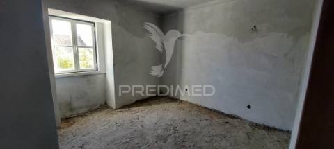Moradia em construção em ervedal