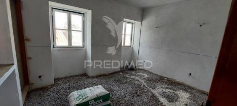 Moradia em construção em ervedal