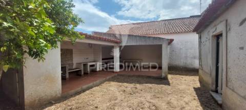 Moradia em construção em ervedal