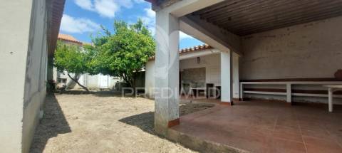 Moradia em construção em ervedal