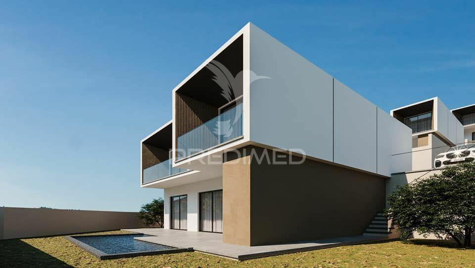 Moradia minimalista nova a estrear no funchal.vista baía, com piscina.