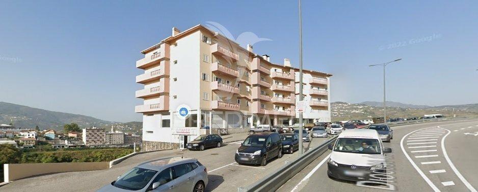 Apartamento t3 semi-novo, com 3 frentes em peso da regua