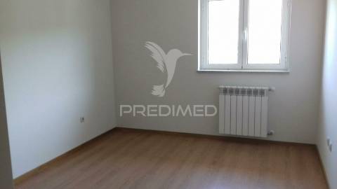 Apartamento t3 semi-novo, com 3 frentes em peso da regua