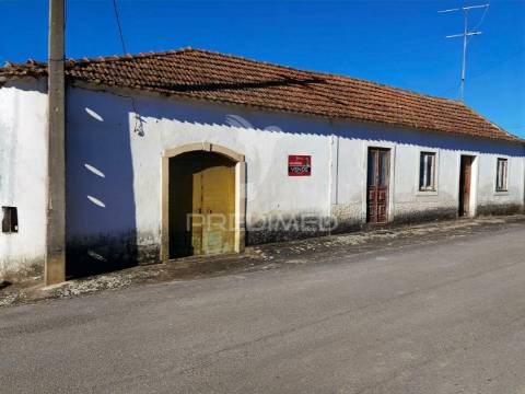 Moradia com terreno, arneiro de tremês / santarém