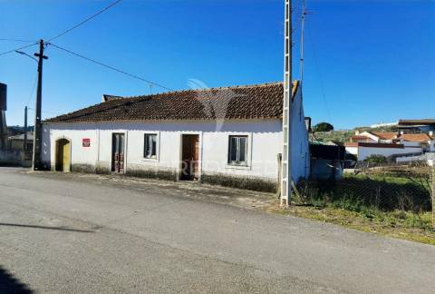Moradia com terreno, arneiro de tremês / santarém