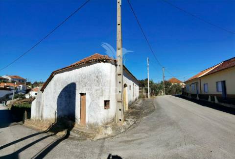 Moradia com terreno, arneiro de tremês / santarém
