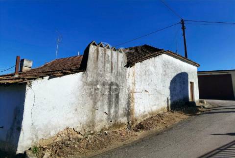 Moradia com terreno, arneiro de tremês / santarém