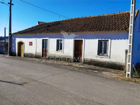Moradia com terreno, arneiro de tremês / santarém