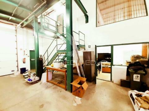Armazém industrial em vila nova de santo andré