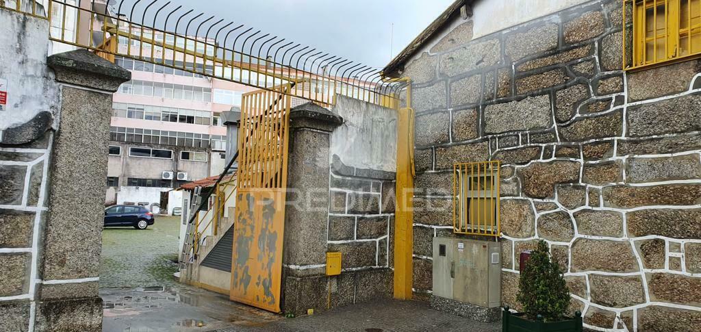 Guimarães - prédio histórico no centro