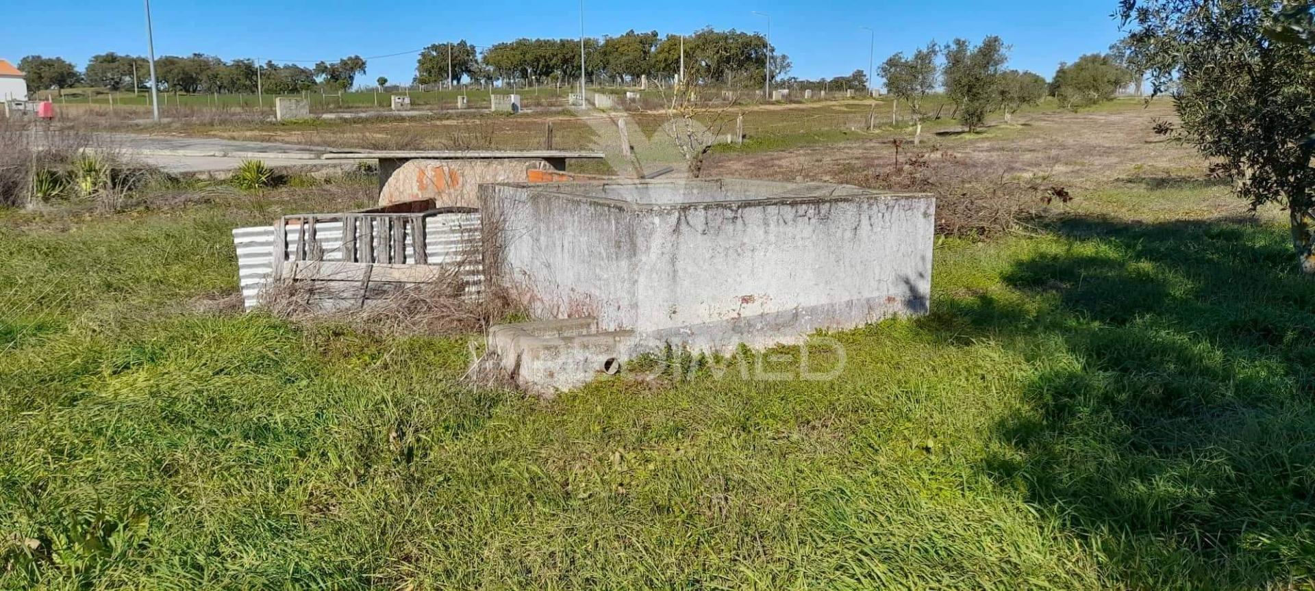 Terreno frente nacional 4. perto de montemor-o-novo