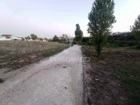 Lote 405m2 junto ao ubbo, ás portas de lisboa