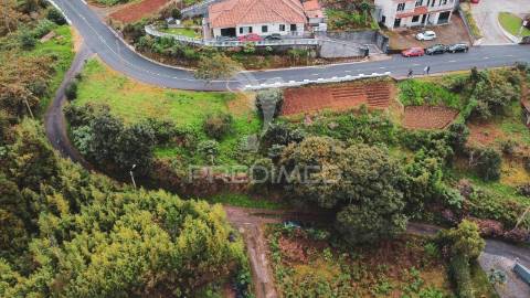 Terreno com possibilidade de construção em santo antónio da serra