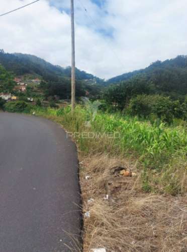 Terreno com possibilidade de construção em santo antónio da serra