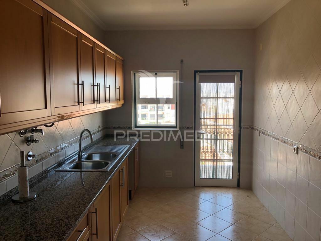 Quarteira - apartamento perto da praia/ 3 bedrooms apartment near the beach