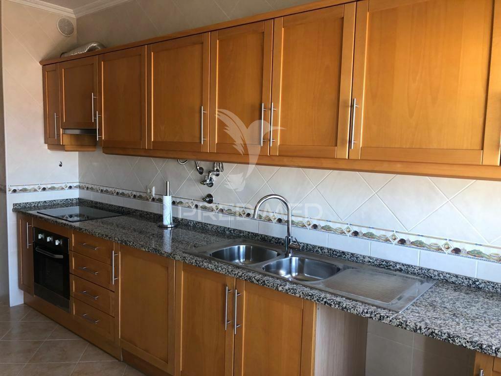 Quarteira - apartamento perto da praia/ 3 bedrooms apartment near the beach