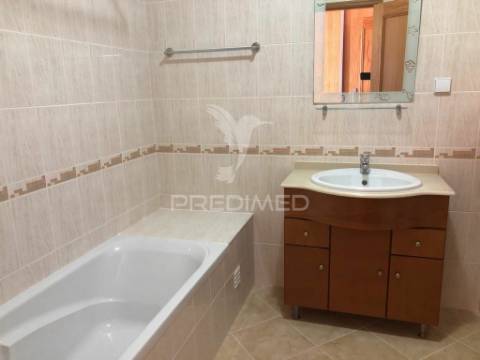 Quarteira - apartamento perto da praia/ 3 bedrooms apartment near the beach