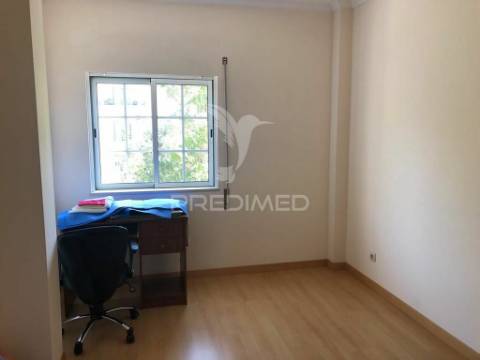 Quarteira - apartamento perto da praia/ 3 bedrooms apartment near the beach