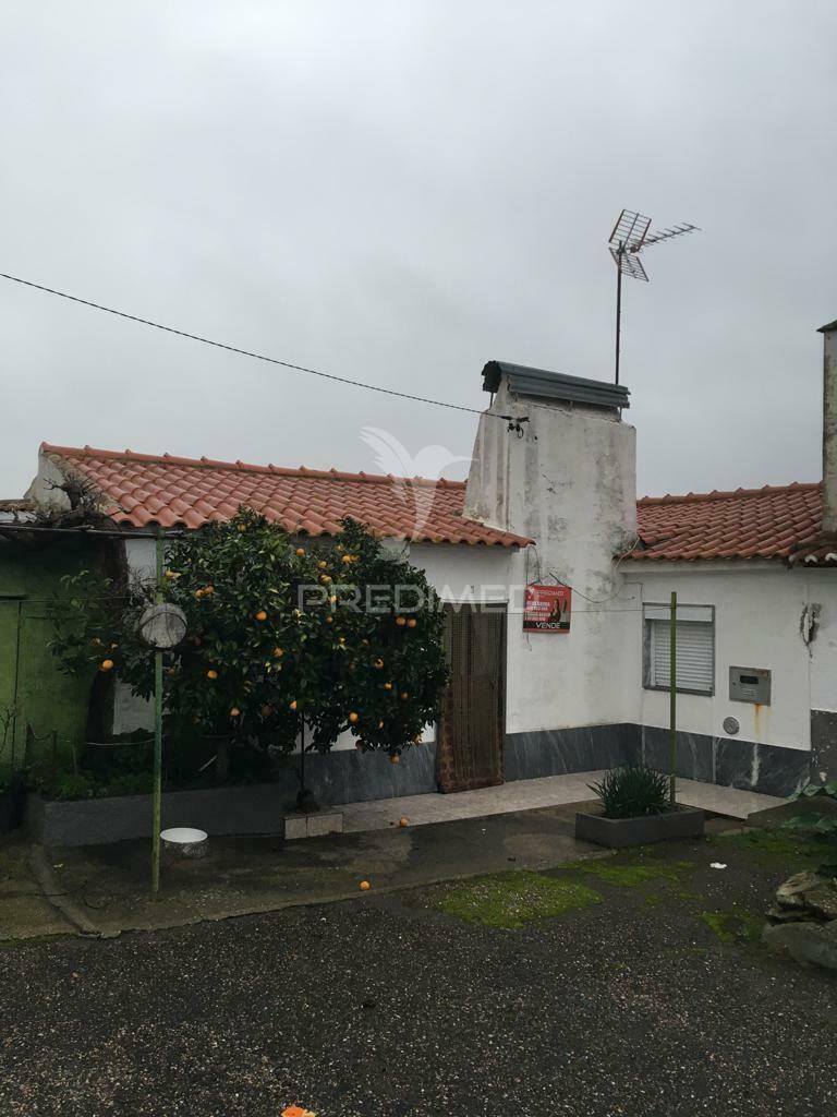 Moradia  em são lourenço de mamporcão
