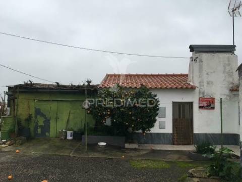 Moradia  em são lourenço de mamporcão