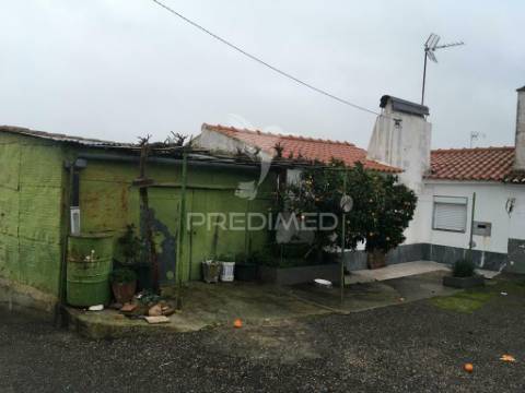 Moradia  em são lourenço de mamporcão