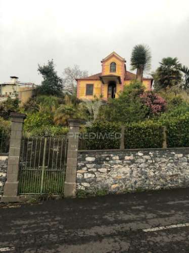 Ilha da madeira -  terreno com casa tradicional  /plot with a traditional house