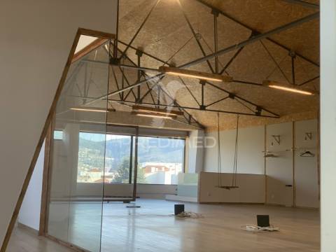 Pavilhão industrial vila das aves