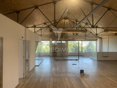 Pavilhão industrial vila das aves