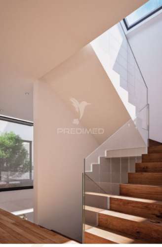The light home – moradia t3 no coração da cidade, junto ao bairro da beira mar