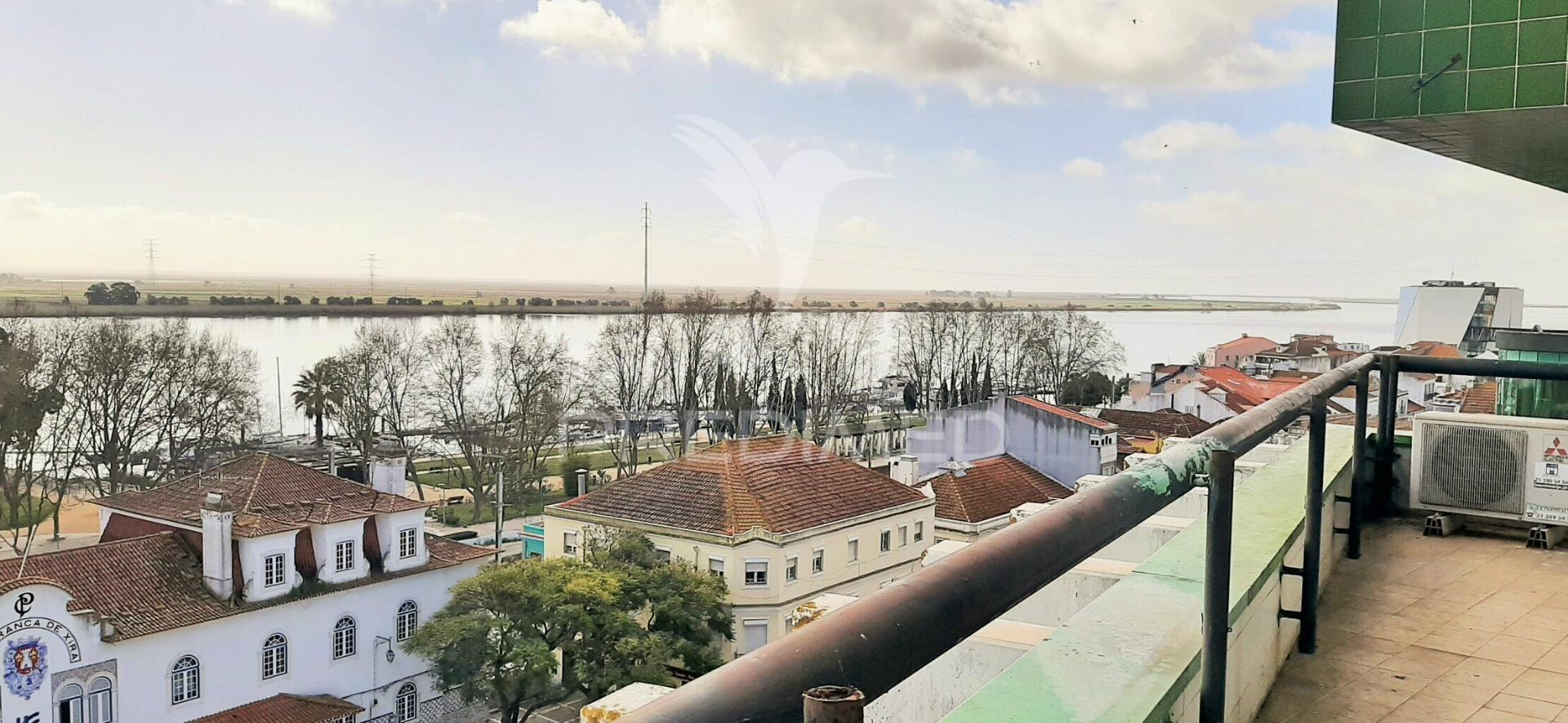 Escritório com terraço e vista rio, vila franca de xira, lisboa