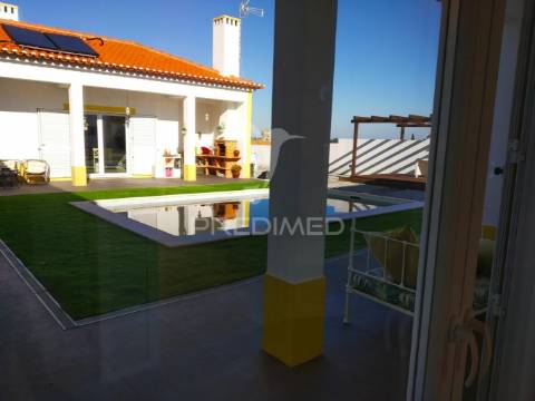 Moradia t5 pronta a habitar em serpa