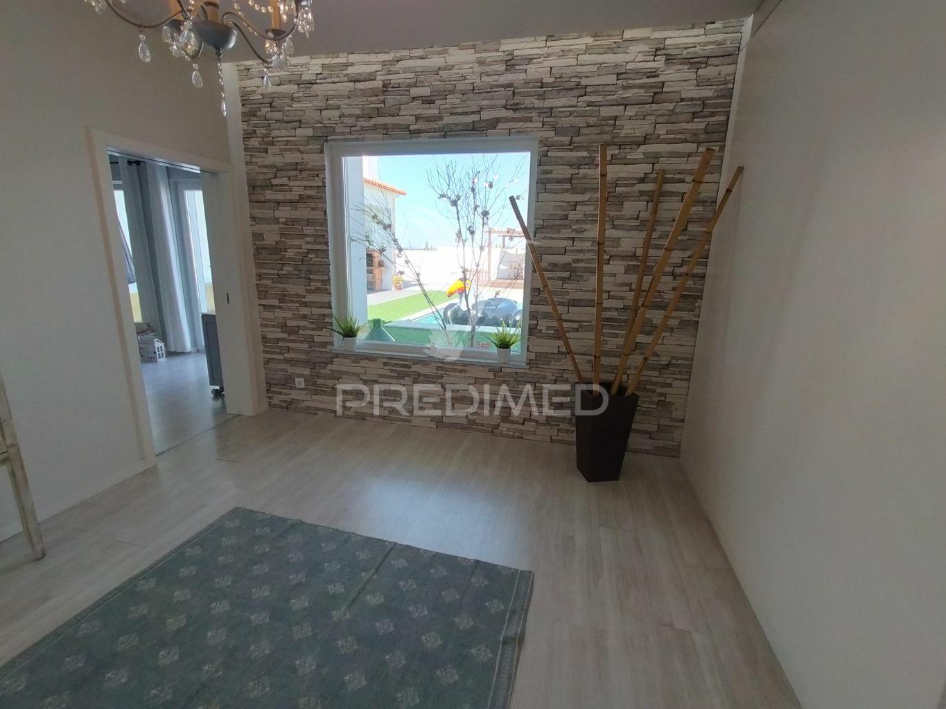 Moradia t5 pronta a habitar em serpa