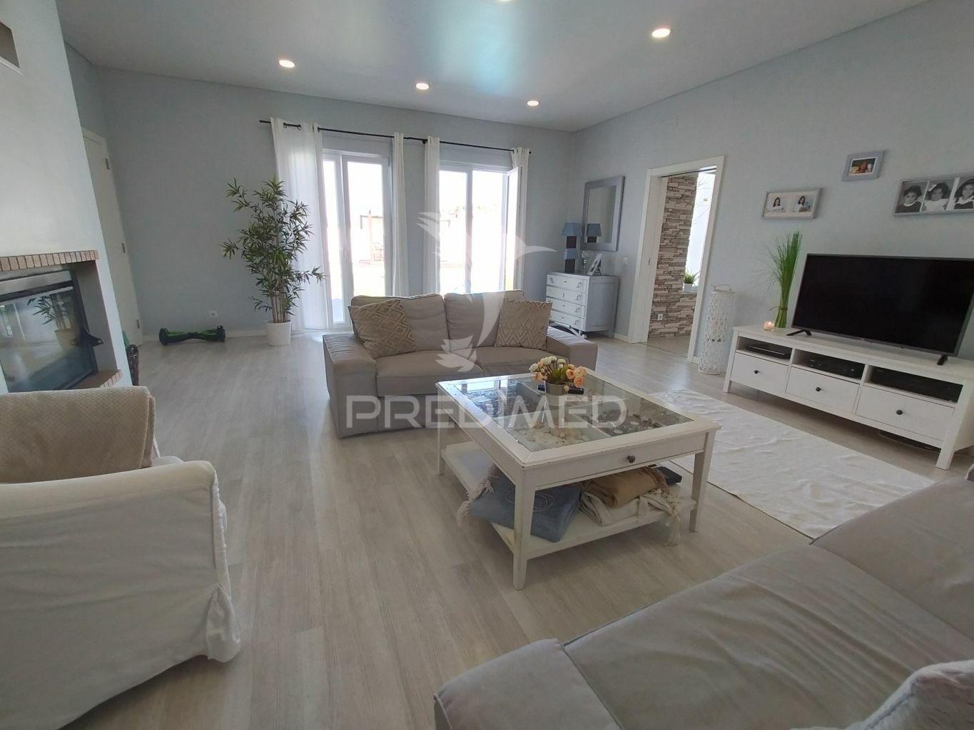 Moradia t5 pronta a habitar em serpa