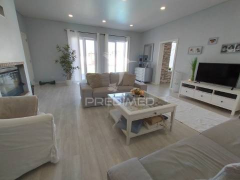 Moradia t5 pronta a habitar em serpa