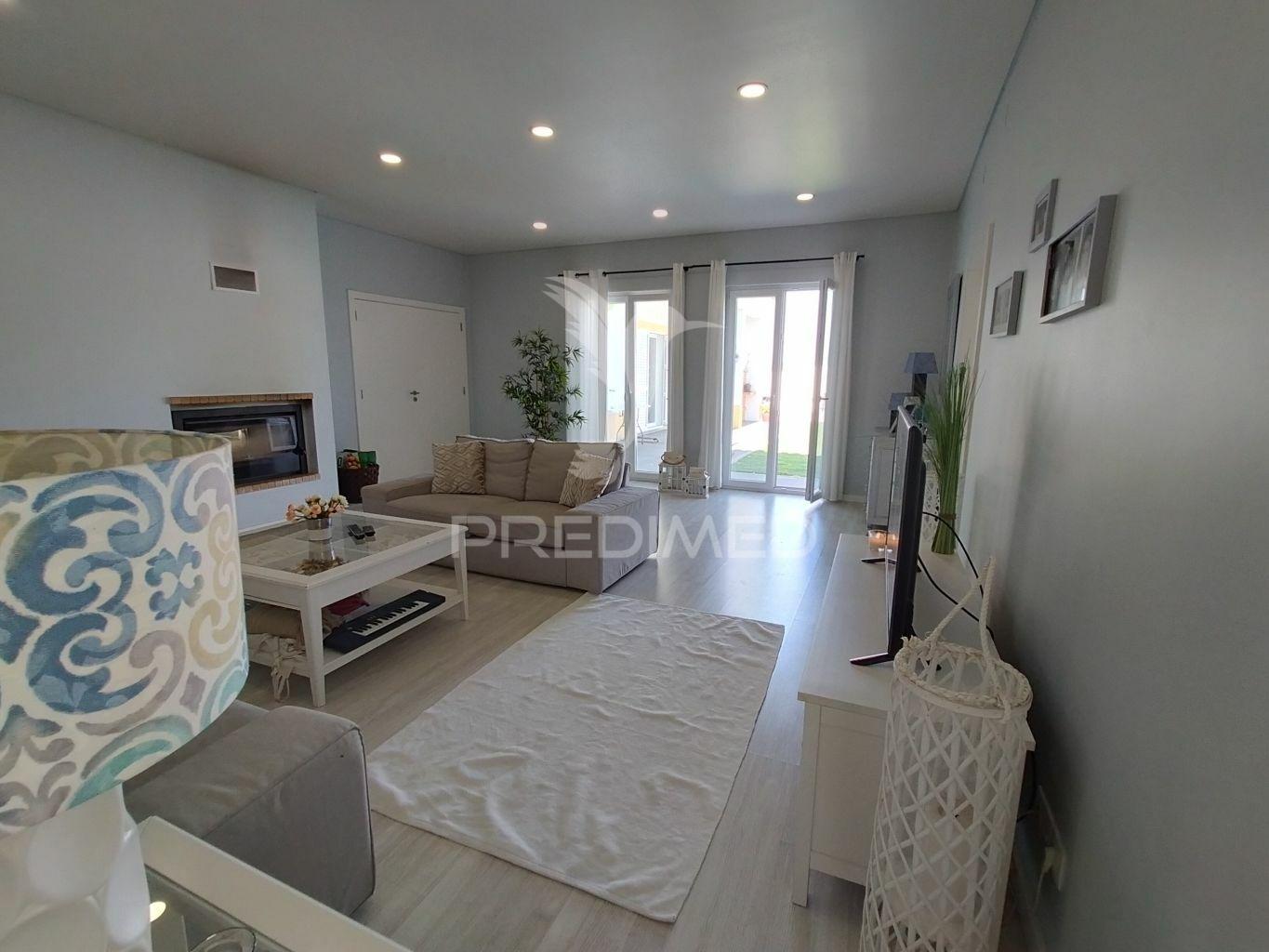 Moradia t5 pronta a habitar em serpa