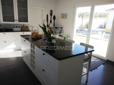 Moradia t5 pronta a habitar em serpa