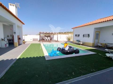 Moradia t5 pronta a habitar em serpa