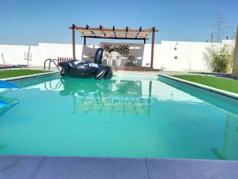Moradia t5 pronta a habitar em serpa