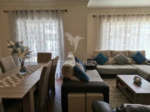 Moradia t3+1 com piscina e garagem em albufeira